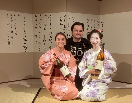 Sake Tasting – Gruppenfoto im Pop-up Store Berlin